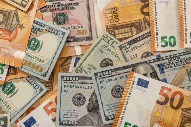 Fon dolarlarını ve euro faturalarını finanse ediyor. para birimi değişimi