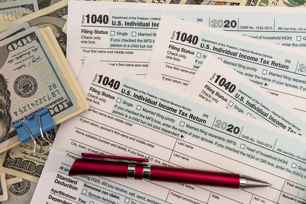 Vergi Formu 1040 Bizimle 100 Dolarlık Banknotlar Ekonomik Muhasebeci Konsepti — Stok fotoğraf