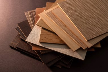 Tasarım için farklı ahşap dokusuna sahip vinil ahşap örnekler.
