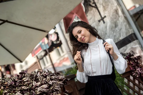 Sozinho Moda Mulher Sexy Posando Centro Cidade Férias — Fotografia de Stock