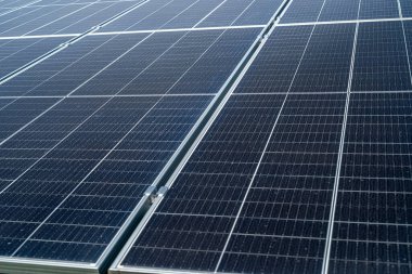 Arka plan için güneş panelleri. Yeşil enerji, saf gezegen konsepti .