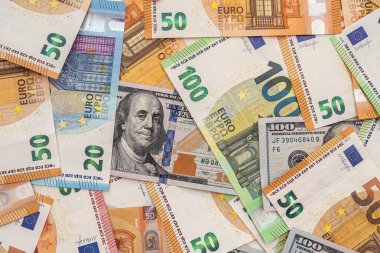 farklı euro ve dolar banknotları, finans geçmişi. yatırım