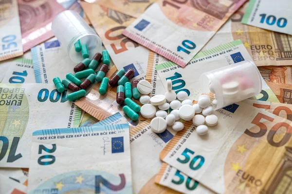 Различные Лекарства Таблетки Капсулы Счетам Евро Дорогостоящие Лекарства — стоковое фото