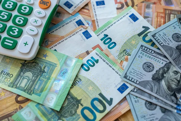 Калькулятор Долларовые Евро Векселя Обмен Денег Финансовая Концепция — стоковое фото