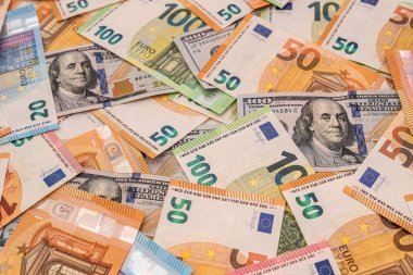 Dünyanın en önemli para birimlerinin arka planı - Dolar ve Avro arasındaki çatışma