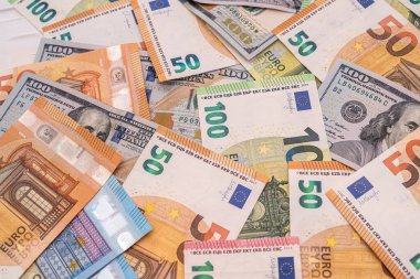 Dünyanın en önemli para birimlerinin arka planı - Dolar ve Avro arasındaki çatışma