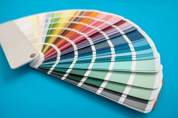 Padrões Coloridos Forma Listras Coloridas Fundo Azul Conceito Design — Fotografia de Stock