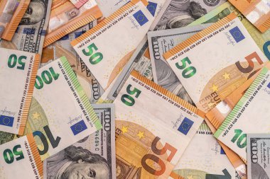 Dünyanın en önemli para birimlerinin arka planı - Dolar ve Avro arasındaki çatışma