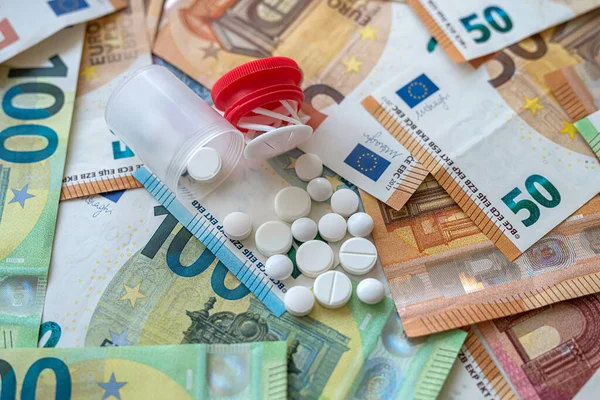 Различные Лекарства Таблетки Капсулы Счетам Евро Дорогостоящие Лекарства — стоковое фото