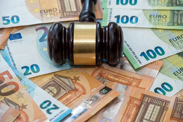 Деревянный Судья Молоток Векселям Евро Закон Правовая Концепция — стоковое фото