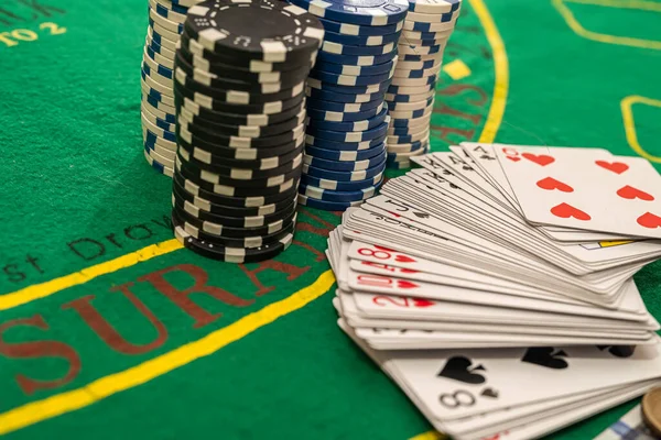Belo Padrão Poker Cima Uma Nova Mesa Poker Verde Espaçoso — Fotografia de Stock