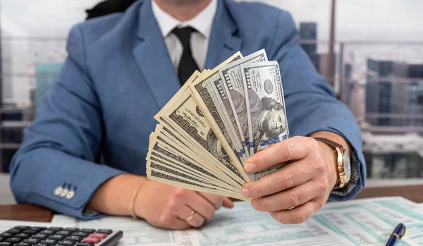 Handsome Young Man Black Clothes Making Calculations His Own Business — Stock Photo, Image