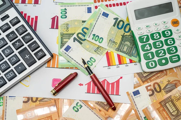 New Various Graphs Pen Calculator Arranged New Euro Banknotes Business — Stockfoto