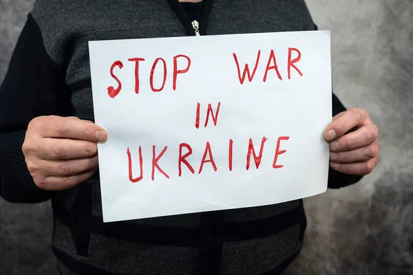 Rusya 'nın Ukrayna' ya müdahalesine karşı protesto. Savaş yok. Bir teorisyen olarak Rusya 'nın tamamen izole edilmesi