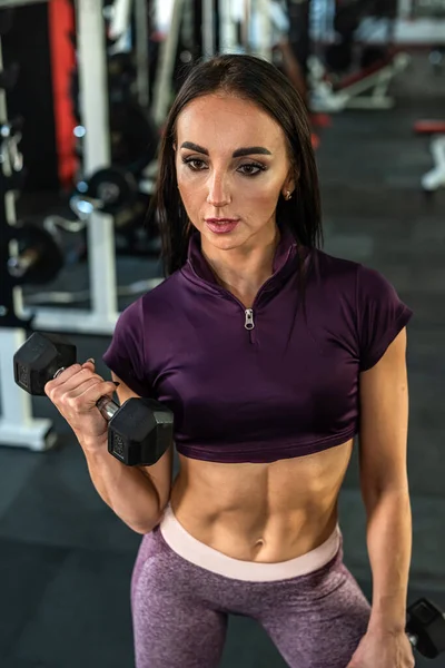 Ung Muskulös Kaukasisk Kvinna Som Tränar Gymmet Bodybuilding Idrott För — Stockfoto