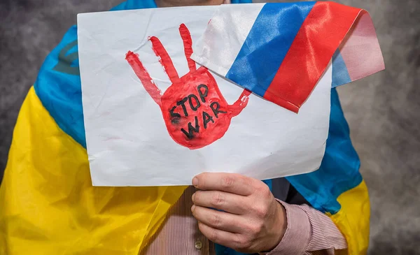 Man Hold Poster Met Tekst Stop Geen Oorlog Oekraïne Protesteren — Stockfoto