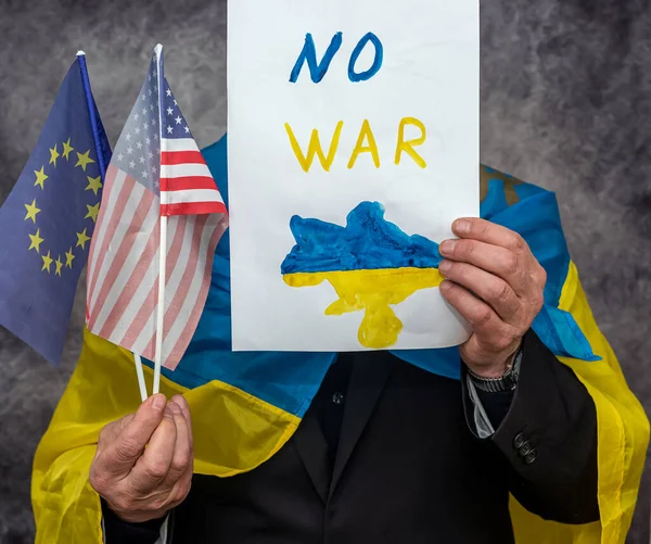 Man Hold Poster Met Tekst Stop Geen Oorlog Oekraïne Protesteren — Stockfoto
