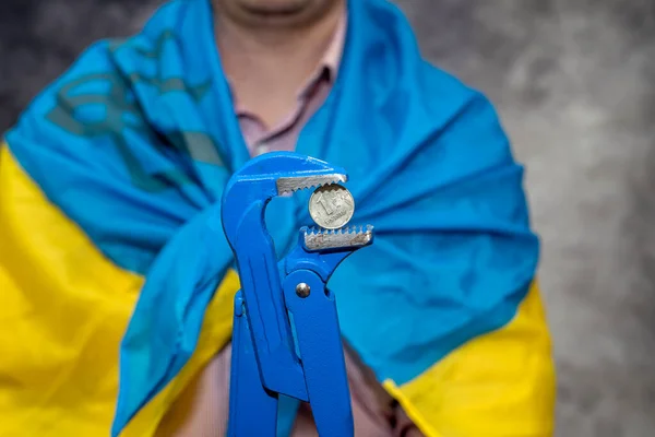 Ukrayna Bayrağına Sarılmış Ukraynalı Vatansever Rusya Nın Ukrayna Ile Olan — Stok fotoğraf