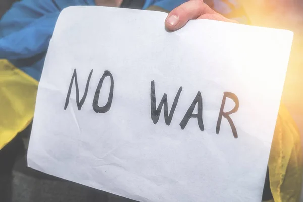Δεν Υπάρχει Πόλεμος Γραμμένος Αφίσα Που Κρατάει Ένας Άντρας Στην — Φωτογραφία Αρχείου