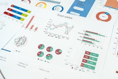 Grafik kağıdı yığını. Finansal hesap istatistikleri konsepti. Belgeler.