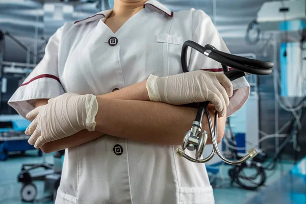 Porträt Einer Krankenschwester Weißer Uniform Und Stethoskop Operationssaal Des Krankenhauses — Stockfoto