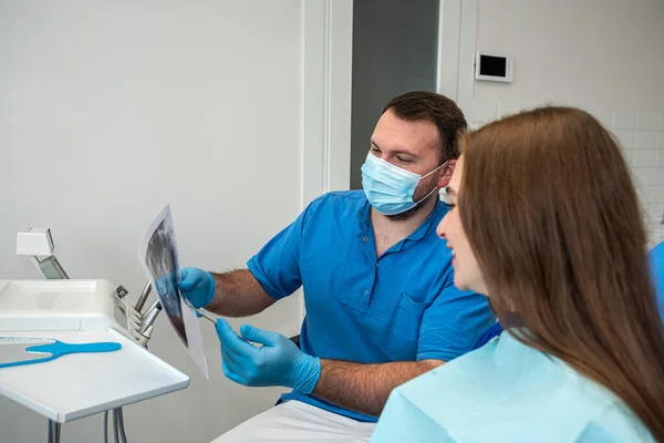 Professional Dentistry Dentist Who Knows His Business Takes Pictures Patient — Stok Foto