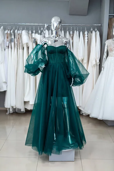 Evening Green Female Dresses Mannequin Modern Clothing Store Fashion Concept — Photo