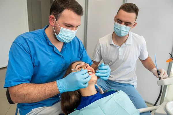 Professional Treating Female Patient Teeth Dental Clinic Health Care — Zdjęcie stockowe