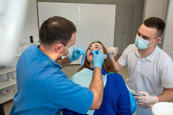 Professional Treating Female Patient Teeth Dental Clinic Health Care — Zdjęcie stockowe