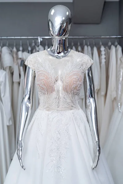 Beautiful White Wedding Dress Mannequin Trendy Bridal Show Room — Foto Stock