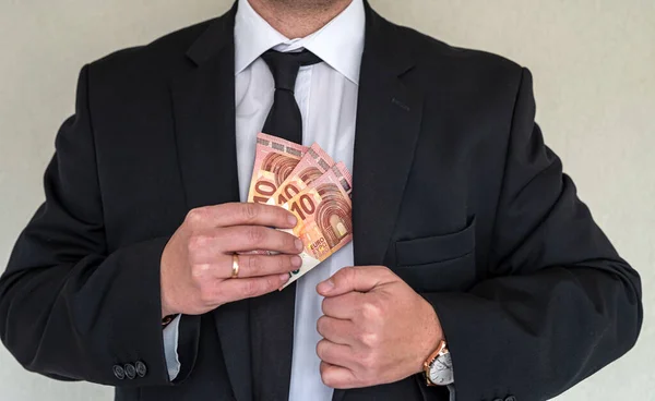 Бизнесмен Прячущий Евро Кармане Костюма Концепция Коррупции Незаконного Бизнеса — стоковое фото