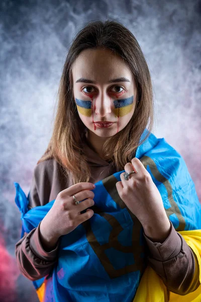 Protest Tegen Oorlog Oekraïense Vrouw Nationale Vlag Toont Alle Emoties — Stockfoto