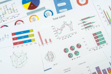 Grafik kağıdı yığını. Finansal hesap istatistikleri konsepti. Belgeler.