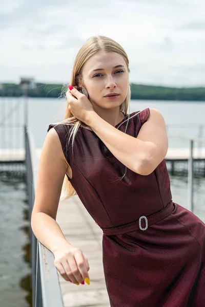 Beautiful Girl Long Fashionable Dark Red Dress Pond Sity Park — стоковое фото