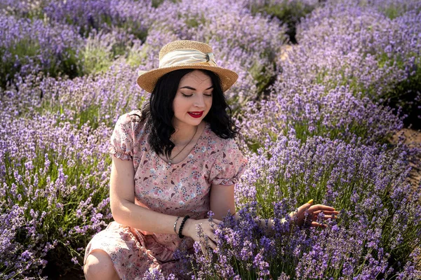Young Attractive Woman Hat Lavender Blossom — Stock fotografie