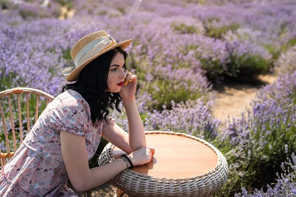 Portrait Young Charming Brunette Woman Lavender Flowers —  Fotos de Stock