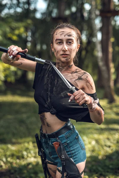 Female Huntress Holding Sharp Knife Waiting Her Prey Forest Lifestyle — Stockfoto