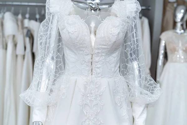Belle Robe Mariée Blanche Sur Mannequin Dans Salle Spectacle Mariée — Photo