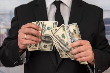 the lawyer of a large private office pays in dollars for the case won by a judge. The concept of payment in dollars for the services of a lawyer