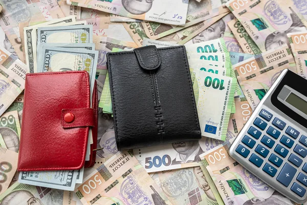 Доллар Евро Бумажнике Рядом Калькулятором Украинские Деньги Папре Крупный План — стоковое фото