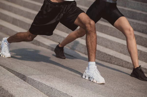 Bacak Hareketi Bacak Hareketlerini Birlikte Yapan Iki Kişiye Yaklaş — Stok fotoğraf