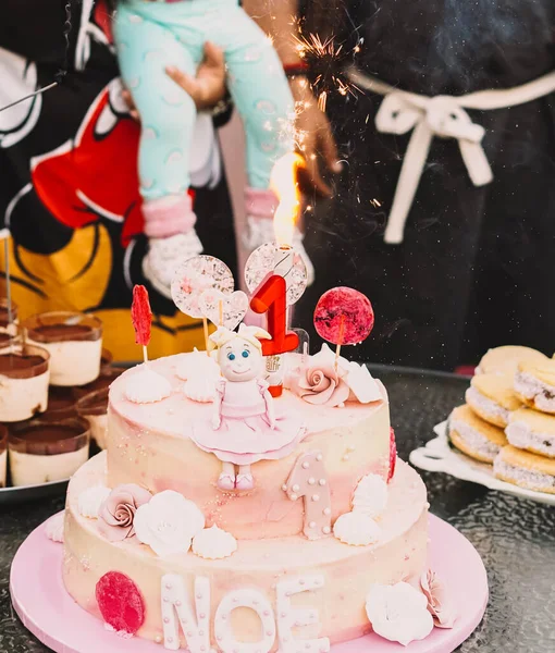 Torta Compleanno Una Bambina — Foto Stock