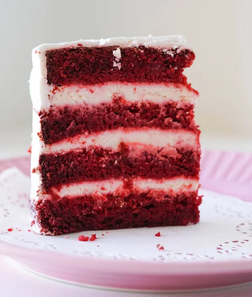 Czerwony Aksamit Ciasto Porcja — Zdjęcie stockowe