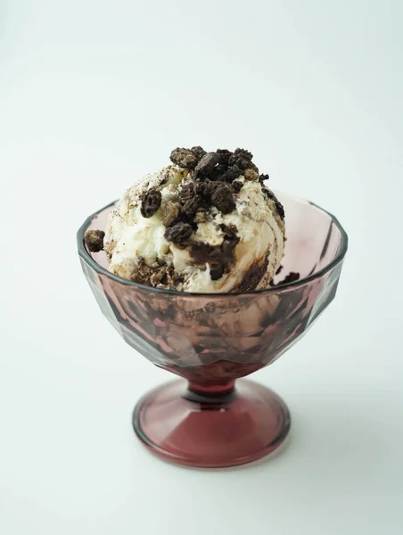 Coupe Crème Glacée Avec Des Morceaux Biscuit Chocolat — Photo