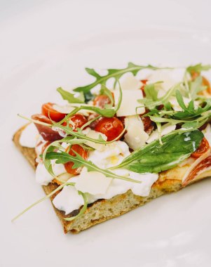 İtalyan usulü pizza dilimle satılacak.