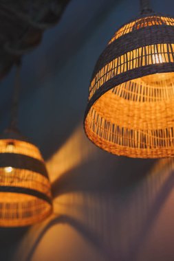 Hasır kolye lambaları.