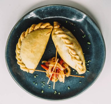 Güney Amerika börekleri et ve tavukla dolu.