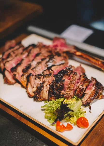 Gegrilde Rundvlees Van Uitstekende Kwaliteit Een Chique Restaurant — Stockfoto