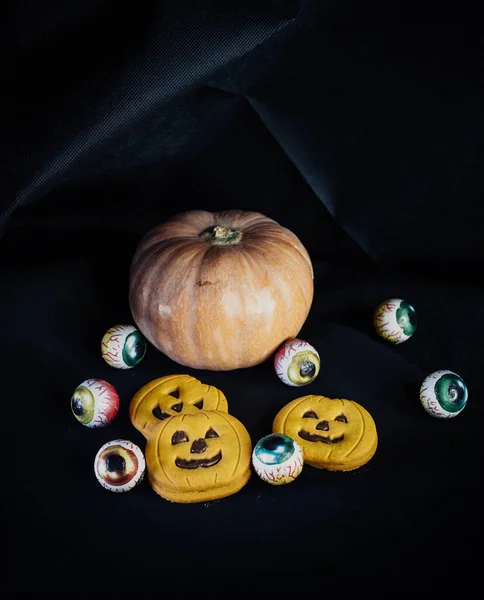 Pumpkin Decorated Halloween Cocoa Cookies — Stock Photo, Image