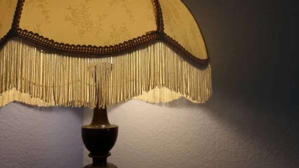 Lamba duvardaki masada.